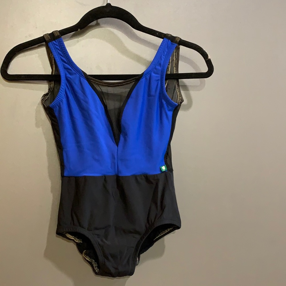 Luckyleo DART leotard